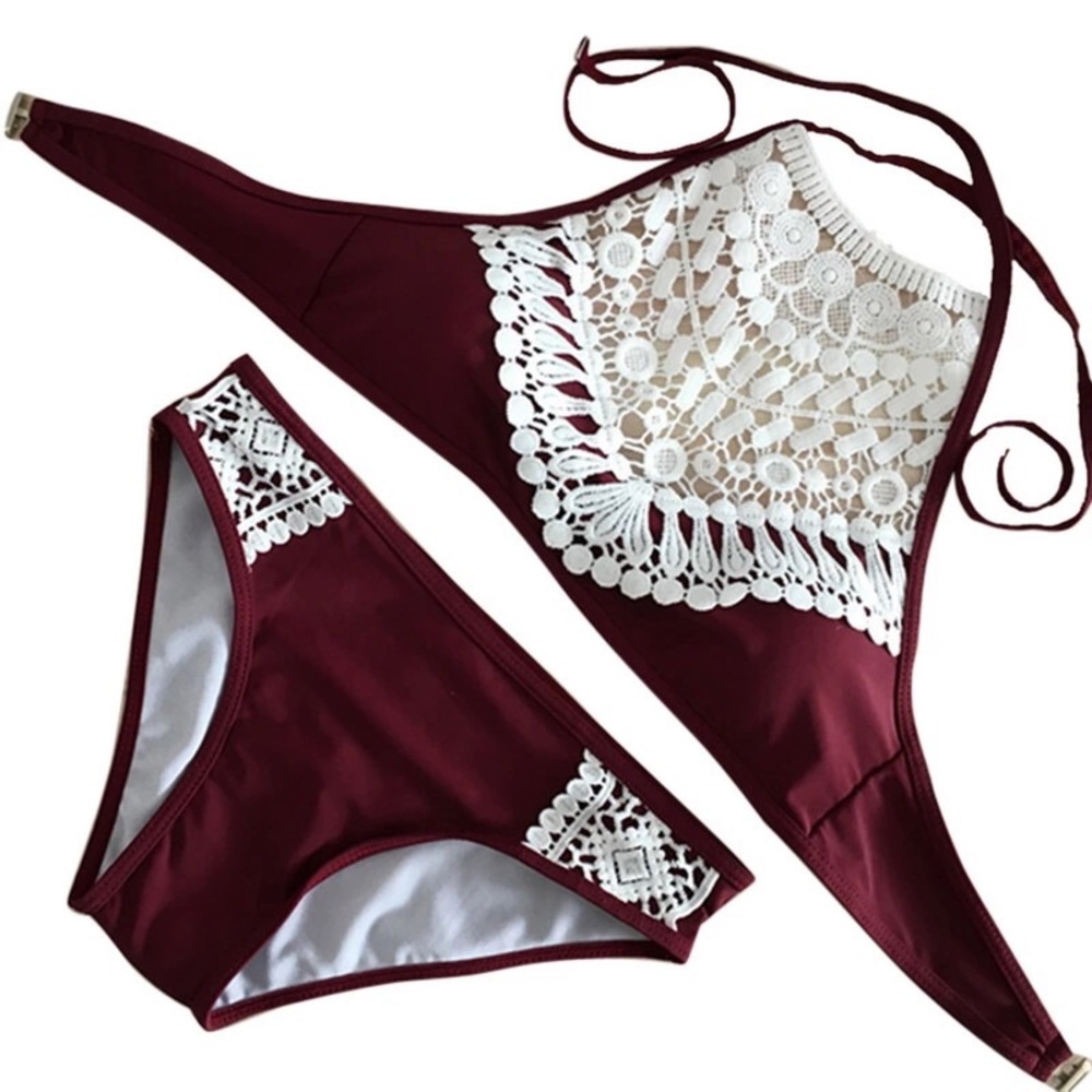 2 pieces bikini color burgundy and white